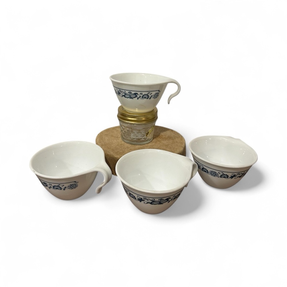 Vintage Corelle “Old Town Blue” coffee mugs or teacups. Set of 4.